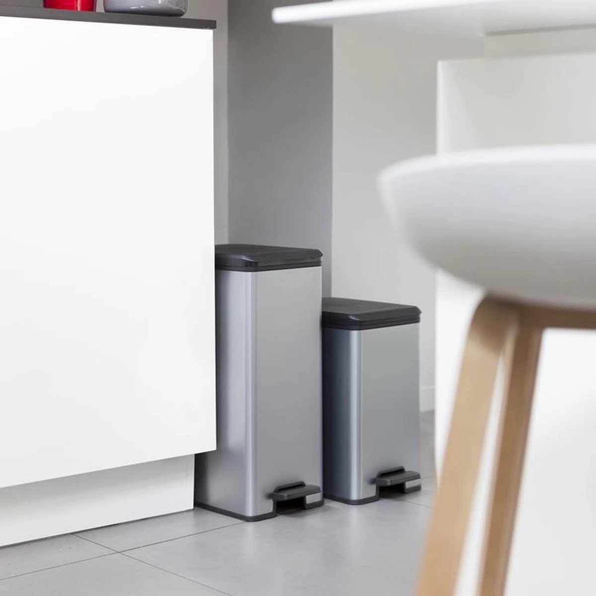 Curver Decobin Slim Prullenbak- 40L - Metallic 6 Curver Decobin Slim Prullenbak- 40L - Metallic - Afbeelding 6