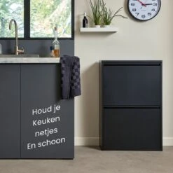 VEEHAUS – Clark - Prullenbak 4 Vakken – Afvalemmer 60 Liter (4x 15L) – Zwart - 4-vaks Prullenbak Afvalscheiding – Afvalbak Metaal – Hygiënisch Recyclen - Afval Scheiden - Prullenbak - Zwart 11 VEEHAUS – Clark - Prullenbak 4 Vakken – Afvalemmer 60 Liter (4x 15L) – Zwart - 4-vaks Prullenbak Afvalscheiding – Afvalbak Metaal – Hygiënisch Recyclen - Afval Scheiden - Prullenbak - Zwart -Thuis Opslag Winkel 1200x1200 1343