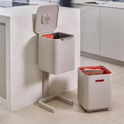 Joseph Joseph Intelligent Waste Prullenbak Totem 2.0 Compact Recycler - 40 L - Stone 17 Joseph Joseph Intelligent Waste Prullenbak Totem 2.0 Compact Recycler - 40 L - Stone -Thuis Opslag Winkel 1200x1200 1357