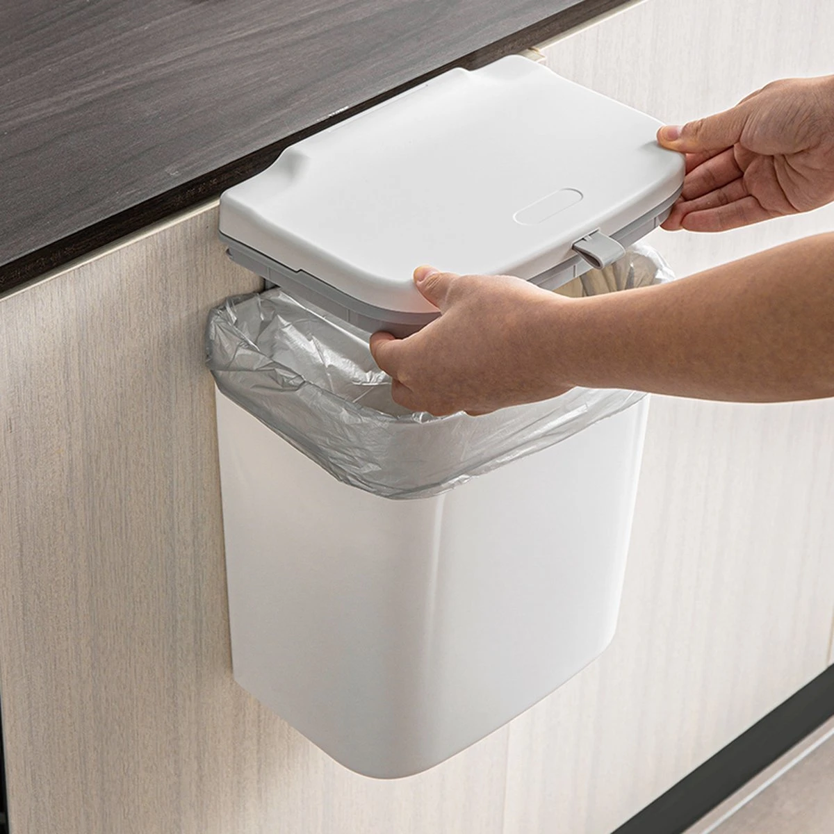 7L Prullenbak – Hangen Of Staan – Aanrecht Afvalbakje – GFT Afvalbakje – Wit - Goed Sluitende Deksel - Geen Geur En Fruitvliegen - Afvalscheiding 11 7L Prullenbak – Hangen Of Staan – Aanrecht Afvalbakje – GFT Afvalbakje – Wit - Goed Sluitende Deksel - Geen Geur En Fruitvliegen - Afvalscheiding - Afbeelding 11