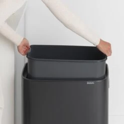 Brabantia Bo Touch Bin Prullenbak - 60 L - Matt Black 34 Brabantia Bo Touch Bin Prullenbak - 60 L - Matt Black -Thuis Opslag Winkel 1200x1200 1511