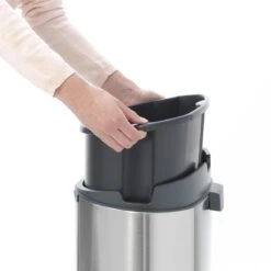 Brabantia Touch Bin Prullenbak - 40 L - Matt Steel Fingerprint Proof -Thuis Opslag Winkel 1200x1200 1525