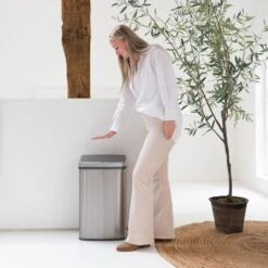Homra LUX Prullenbak Met Sensor - Automatische Soft Close Deksel - 50 L - Hoogwaardig RVS - 50 Liter Vuilbak - Infrarood Bewegingssensor - Hygiënische Vuilnisbak - Vingerafdruk Bestendig - Sensor Prullenbak 27 Homra LUX Prullenbak Met Sensor - Automatische Soft Close Deksel - 50 L - Hoogwaardig RVS - 50 Liter Vuilbak - Infrarood Bewegingssensor - Hygiënische Vuilnisbak - Vingerafdruk Bestendig - Sensor Prullenbak -Thuis Opslag Winkel 1200x1200 1563