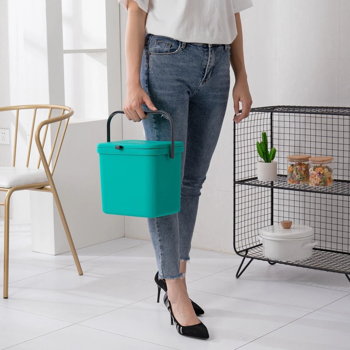 Homra Wall-up Prullenbak | Inbouwprullenbak Ophangbaar Met Plakstrip | GFT Vuilbak | Werkblak Afvalbak | Draagbare Vuilnisemmer | 8L Inhoud | Groen 7 Homra Wall-up Prullenbak | Inbouwprullenbak Ophangbaar Met Plakstrip | GFT Vuilbak | Werkblak Afvalbak | Draagbare Vuilnisemmer | 8L Inhoud | Groen - Afbeelding 7