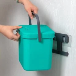 Homra Wall-up Prullenbak | Inbouwprullenbak Ophangbaar Met Plakstrip | GFT Vuilbak | Werkblak Afvalbak | Draagbare Vuilnisemmer | 8L Inhoud | Groen 28 Homra Wall-up Prullenbak | Inbouwprullenbak Ophangbaar Met Plakstrip | GFT Vuilbak | Werkblak Afvalbak | Draagbare Vuilnisemmer | 8L Inhoud | Groen -Thuis Opslag Winkel 1200x1200 1644