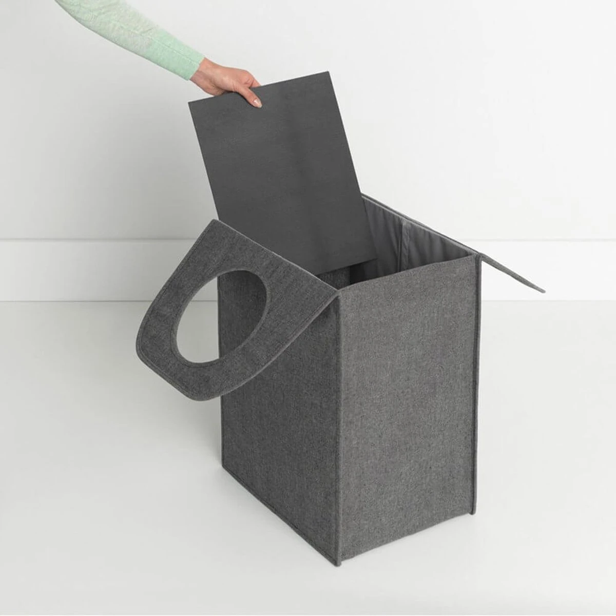 Brabantia Wasmand Met Deksel - 55 L - Pepper Black 14 Brabantia Wasmand Met Deksel - 55 L - Pepper Black - Afbeelding 14