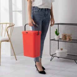 Homra Wall-up Prullenbak | Inbouwprullenbak Ophangbaar Met Plakstrip | GFT Vuilbak | Werkblak Afvalbak | Draagbare Vuilnisemmer | 12L Inhoud | Rood -Thuis Opslag Winkel 1200x1200 868