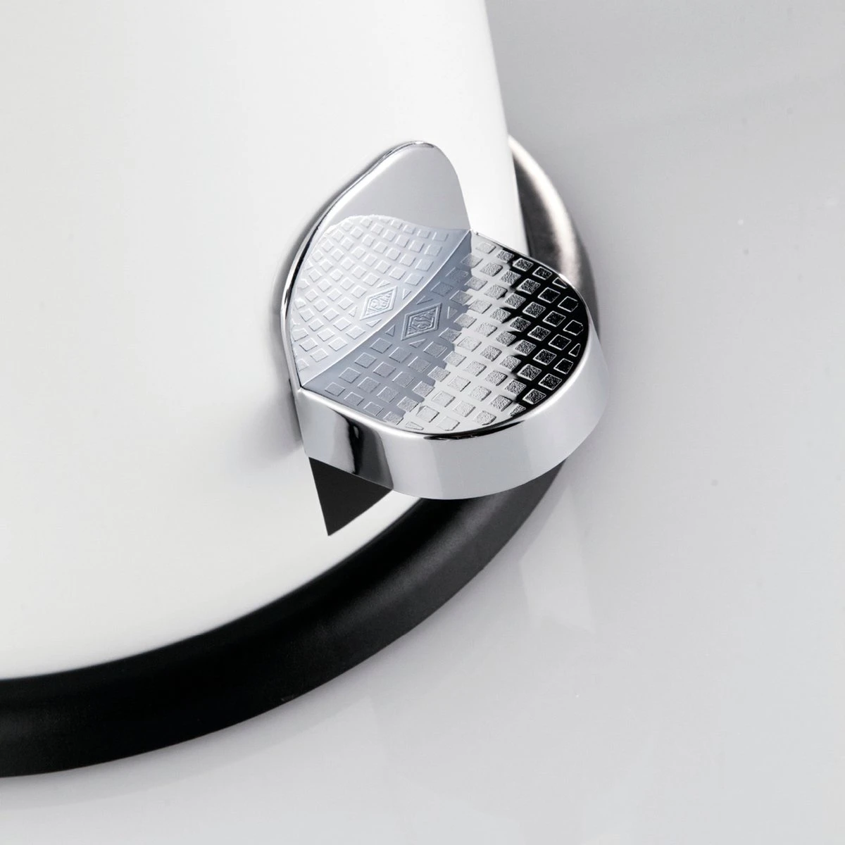 Prullenbak - Wesco Kickmaster Maxi Pedaalemmer - 40 L - Mat Zwart 5 Prullenbak - Wesco Kickmaster Maxi Pedaalemmer - 40 L - Mat Zwart - Afbeelding 5