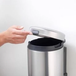 Brabantia NewIcon Wandprullenbak - 3 L - Matt Steel 31 Brabantia NewIcon Wandprullenbak - 3 L - Matt Steel -Thuis Opslag Winkel 1200x1200 969