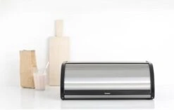 Brabantia Broodtrommel - Met Schuifdeksel - Matt Steel Fingerprint Proof -Thuis Opslag Winkel 1200x761