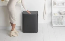 Brabantia Bo Touch Bin Prullenbak - 60 L - Matt Black 27 Brabantia Bo Touch Bin Prullenbak - 60 L - Matt Black -Thuis Opslag Winkel 1200x766 21