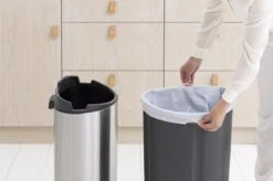 Brabantia Touch Bin Prullenbak - 40 L - Matt Steel Fingerprint Proof -Thuis Opslag Winkel 1200x799 68