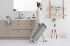 Brabantia Touch Bin Prullenbak - 40 L - Matt Steel Fingerprint Proof -Thuis Opslag Winkel 1200x799 71