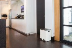 Homra BLINQ Afvalscheiding Prullenbak Met 2 Vakken - 2 X 15 L Inhoud - Duo Pedaalemmer Wit - Afvalemmer 30 Liter - Recycle Afvalbak - Witte Afvalscheidingsprullenbak - Hygiënisch Afval Scheiden - Keuken Vuilbak - Kantoor -Thuis Opslag Winkel 1200x800 109