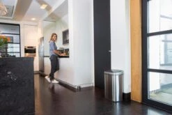 Homra LUX Prullenbak Met Sensor - Automatische Soft Close Deksel - 50 L - Hoogwaardig RVS - 50 Liter Vuilbak - Infrarood Bewegingssensor - Hygiënische Vuilnisbak - Vingerafdruk Bestendig - Sensor Prullenbak 17 Homra LUX Prullenbak Met Sensor - Automatische Soft Close Deksel - 50 L - Hoogwaardig RVS - 50 Liter Vuilbak - Infrarood Bewegingssensor - Hygiënische Vuilnisbak - Vingerafdruk Bestendig - Sensor Prullenbak -Thuis Opslag Winkel 1200x800 157