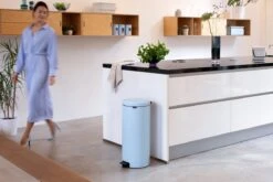 Brabantia NewIcon Prullenbak - 30 L - Dreamy Blue -Thuis Opslag Winkel 1200x800 95