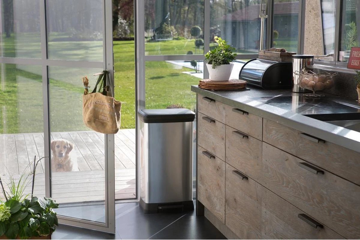 Curver Decobin Prullenbak- 50L - 39x29x72 Cm - Zilver Metallic 2 Curver Decobin Prullenbak- 50L - 39x29x72 Cm - Zilver Metallic - Afbeelding 2