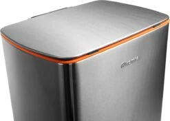 Pedaalemmer RVS 50 Liter - Prullenbak Met Pedaal Homra KONIQ - 50L Zilver - Automatische Lucht Filter - Odor Control Filter - Softclose Deksel - Design Afvalemmer - Duurzaam Vingerafdrukvrij En Vuilafstotend RVS - Keuken En Kantoor Vuilbak -Thuis Opslag Winkel 1200x855 4