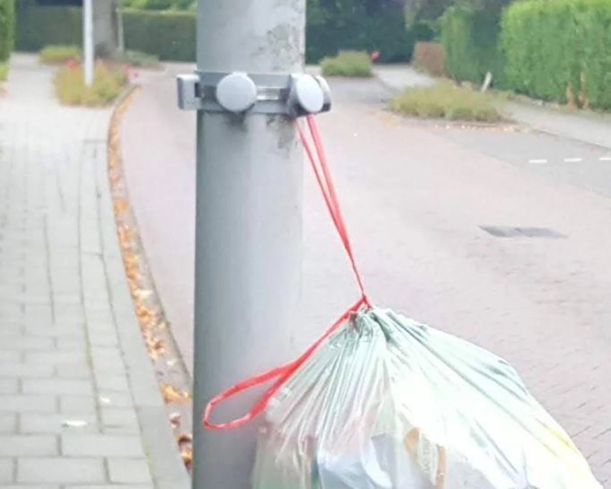 Merkloos Kroonring - Afvalzak Houder - Zakhouder - Lantaarnpaal Ring - Ophangbeugel Afvalzak - PMD Afvalzakken Ring - 8 Merkloos Kroonring - Afvalzak Houder - Zakhouder - Lantaarnpaal Ring - Ophangbeugel Afvalzak - PMD Afvalzakken Ring - - Afbeelding 8