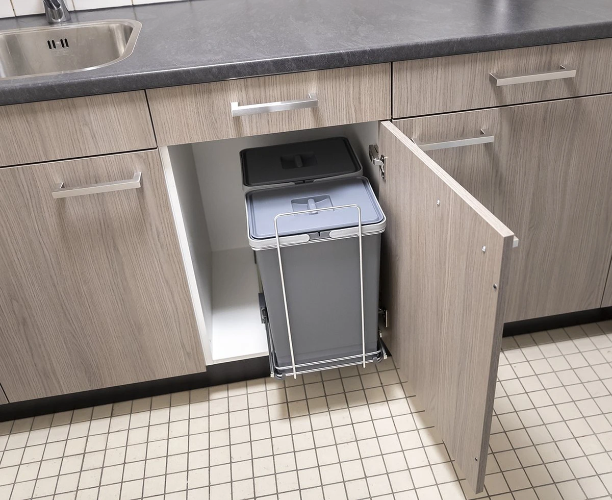 Eleganca Afvalbak 2x24 Liter - Uittrekbare Prullenbak - Vuilnisbak - Afvalscheiding - Inbouw Afvalemmer 48 Liter - Antraciet - B32xD46xH52cm 1 Eleganca Afvalbak 2x24 Liter - Uittrekbare Prullenbak - Vuilnisbak - Afvalscheiding - Inbouw Afvalemmer 48 Liter - Antraciet - B32xD46xH52cm