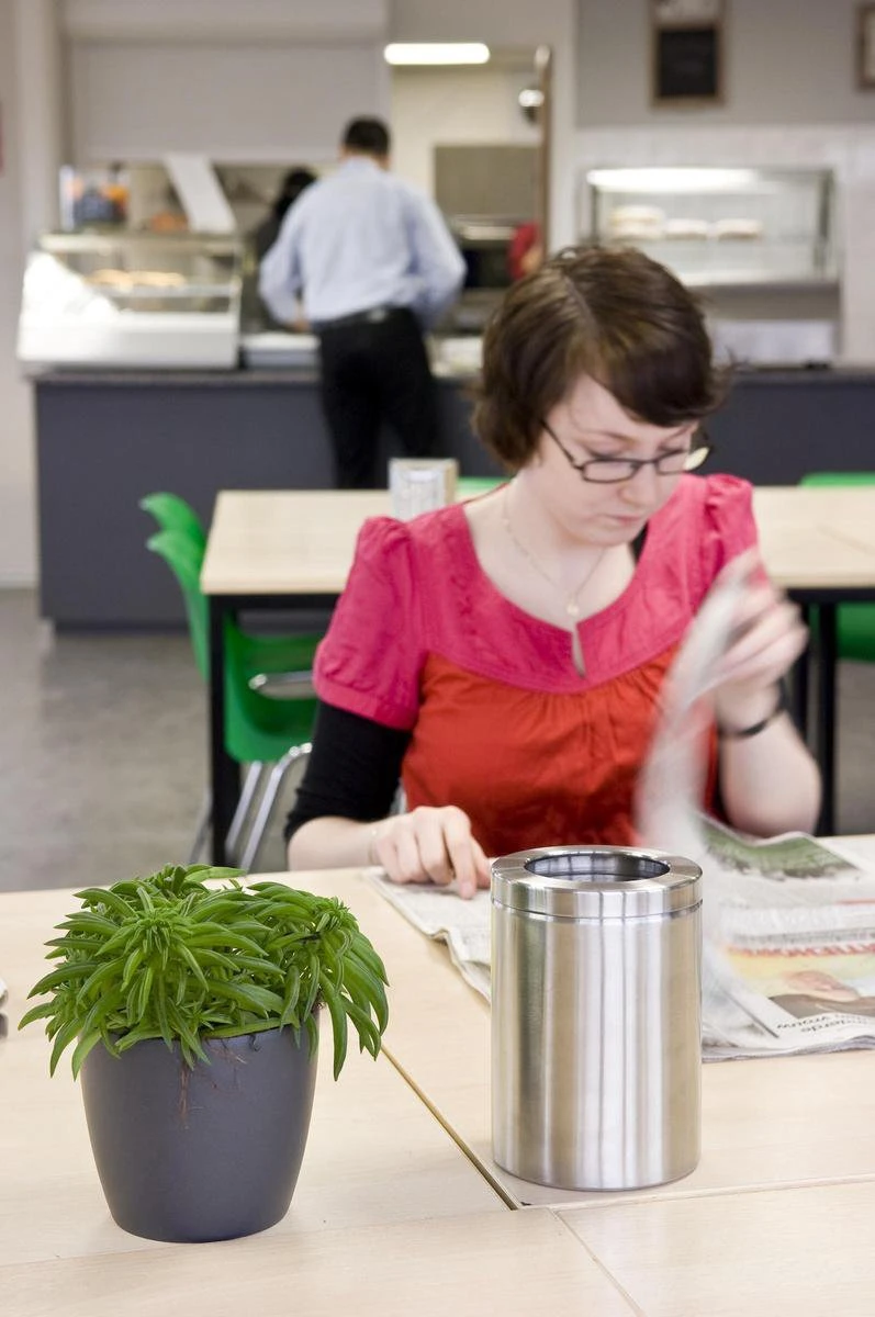 V-Part Tafel Prullenbakje - 2 L - Mat RVS 2 V-Part Tafel Prullenbakje - 2 L - Mat RVS - Afbeelding 2