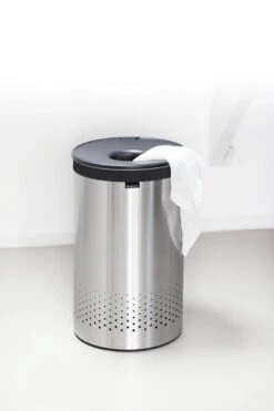 Brabantia Wasmand - 60 L - Matt Steel Met Kunststof Deksel -Thuis Opslag Winkel 799x1200 18