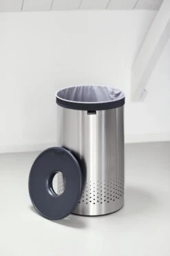 Brabantia Wasmand - 60 L - Matt Steel Met Kunststof Deksel -Thuis Opslag Winkel 799x1200 19