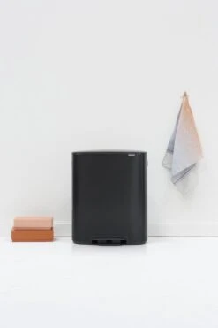 Brabantia Bo Prullenbak - 60 L - Met 80 Vuilniszakken - Matt Black -Thuis Opslag Winkel 799x1200 40