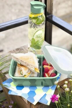 Curver Smart To Go Eco Lunchbox 0.6 + 0.3L Groen 11 Curver Smart To Go Eco Lunchbox 0.6 + 0.3L Groen -Thuis Opslag Winkel 799x1200 65