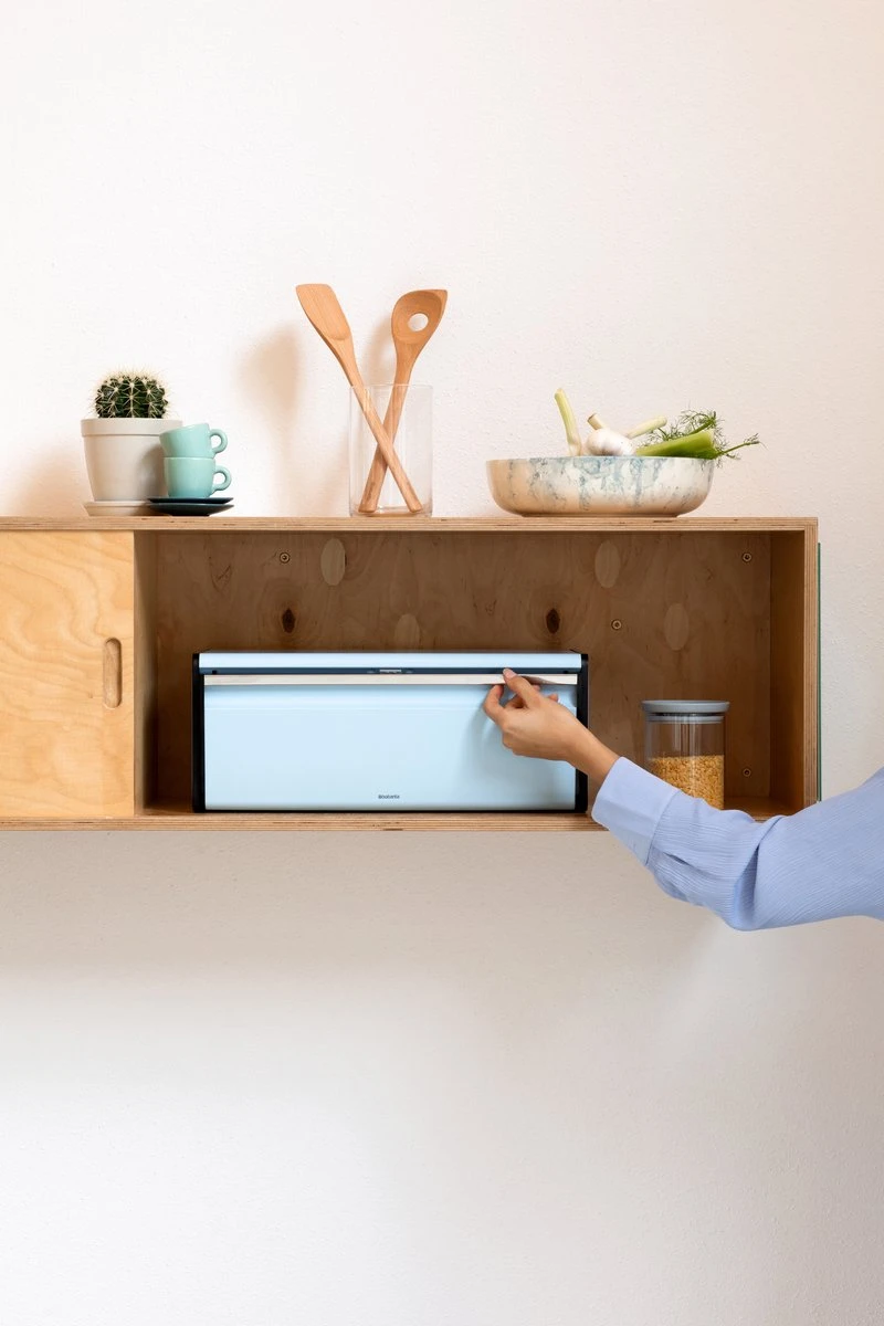 Brabantia Broodtrommel - Met Klepdeksel - Dreamy Blue 4 Brabantia Broodtrommel - Met Klepdeksel - Dreamy Blue - Afbeelding 4