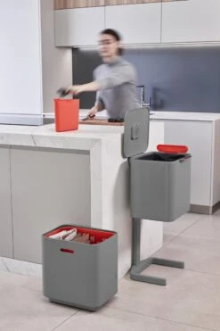 Joseph Joseph Intelligent Waste Prullenbak Totem Max - 60 L - Grijs -Thuis Opslag Winkel 800x1200 39