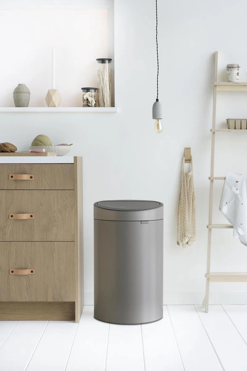 Brabantia Touch Bin Prullenbak - 40 L - Platinum 4 Brabantia Touch Bin Prullenbak - 40 L - Platinum - Afbeelding 4