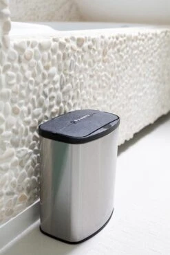 Prullenbak Met Sensor - 8 Liter - RVS - Toilet Afvalemmer - Badkamer Afvalbak Homra IXXA - Vuilnisbak - 8L - Vingerafdrukvrij RVS - Hygiënisch - Automatische Softclose Deksel - Automatische Deksel - Sensor Vuilbak -Thuis Opslag Winkel 800x1200 70